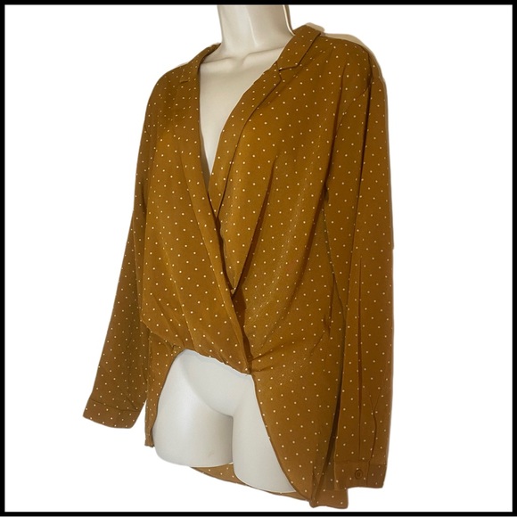 NWT FAVLUX LONG SLEEVE SURPLICE HIGH LOW HEM MUSTARD POLKA DOT BLOUSE - Picture 3 of 9